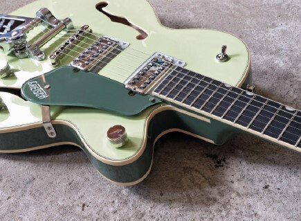 Gretsch G6599T Players Edition Broadkaster Single Cut Two-Tone Smoking Green